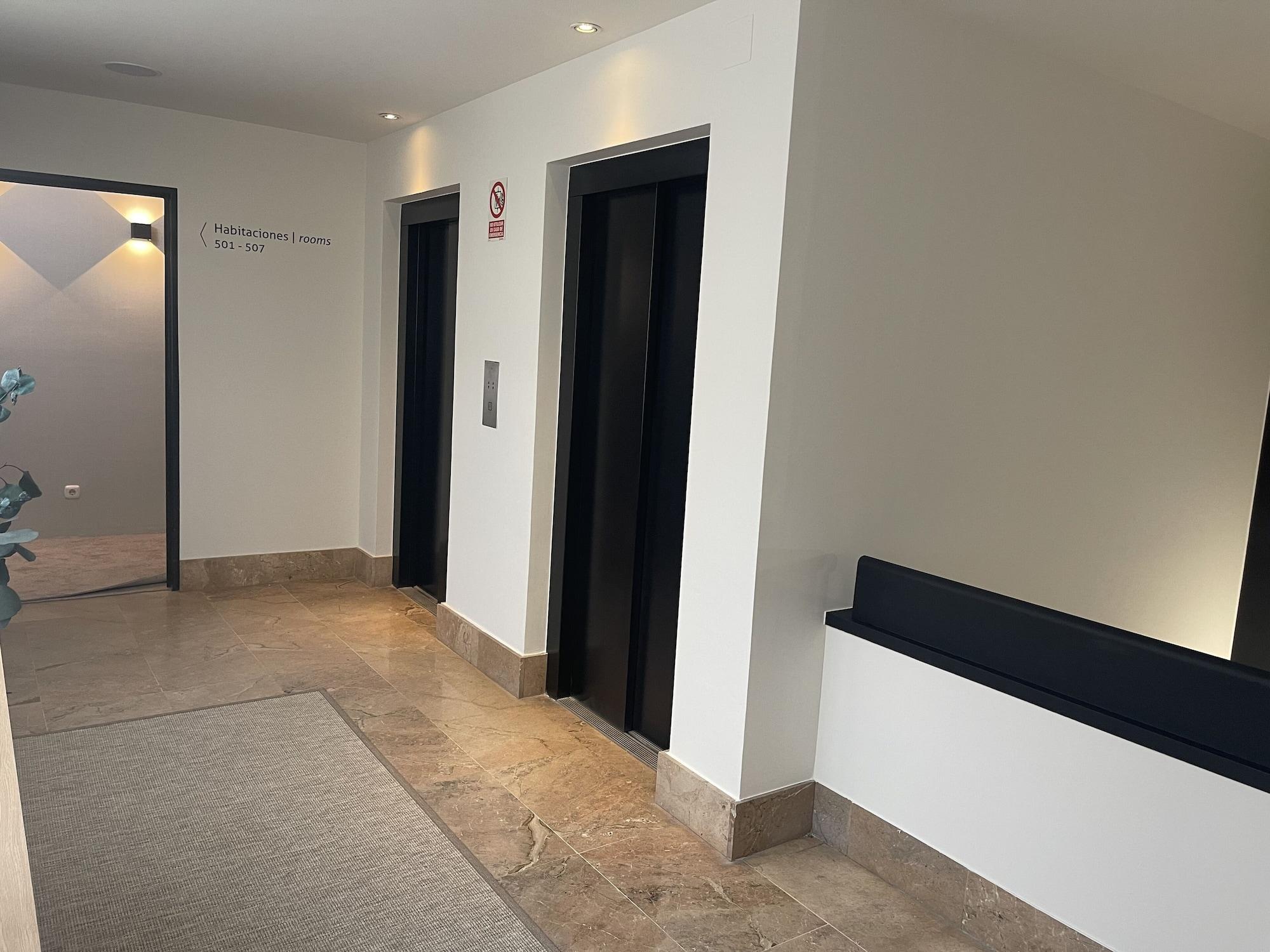 Hotel Oriente Zaragoza Kültér fotó