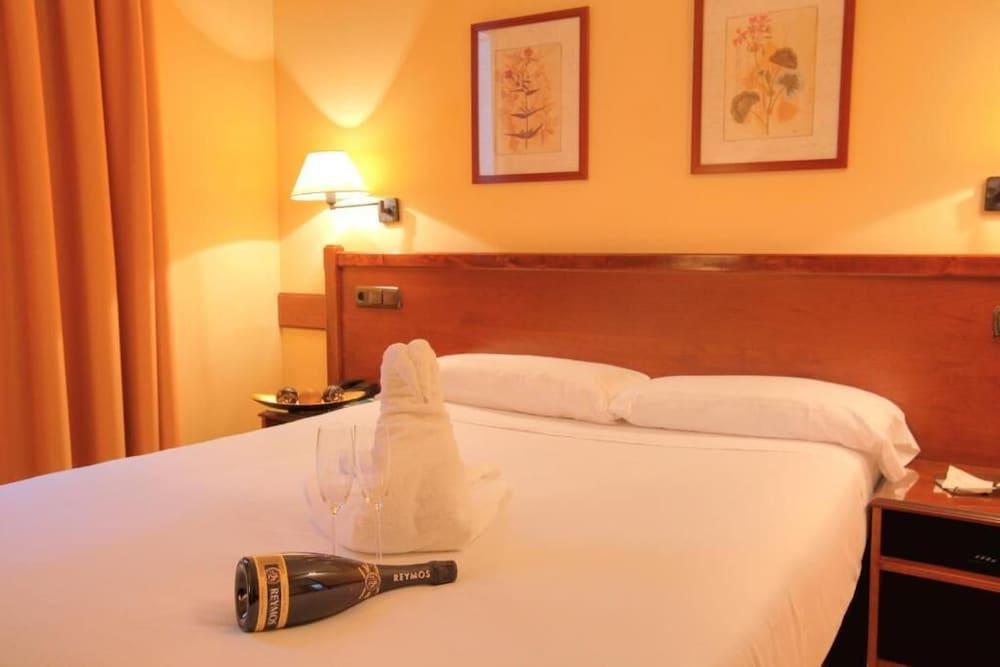 Hotel Oriente Zaragoza Kültér fotó