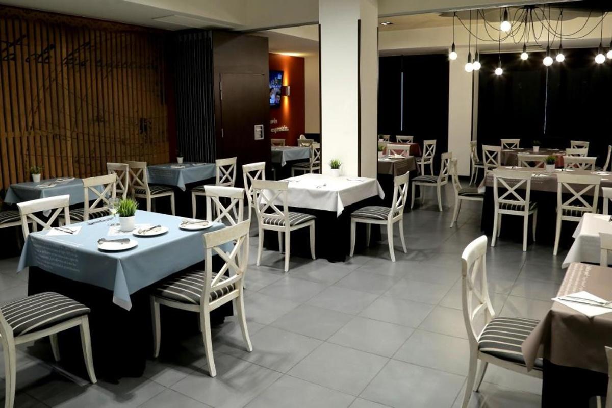 Hotel Oriente Zaragoza Kültér fotó