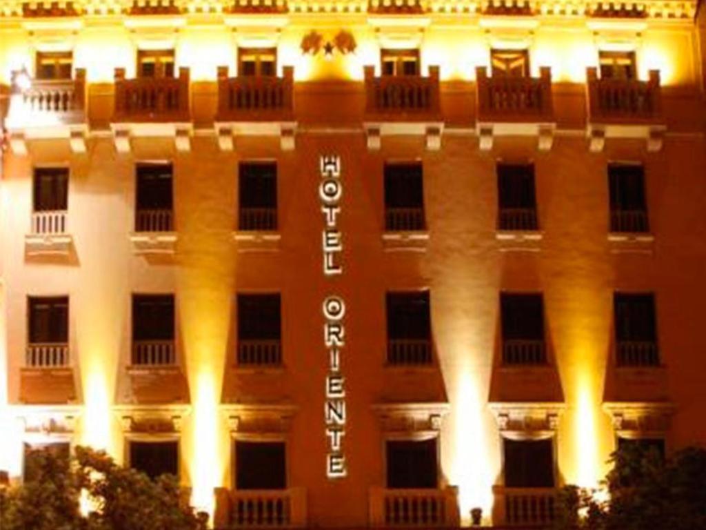 Hotel Oriente Zaragoza Kültér fotó