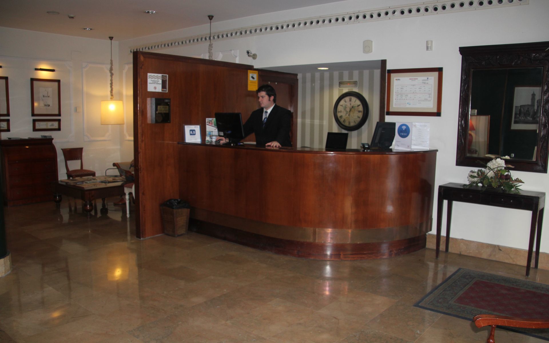 Hotel Oriente Zaragoza Kültér fotó