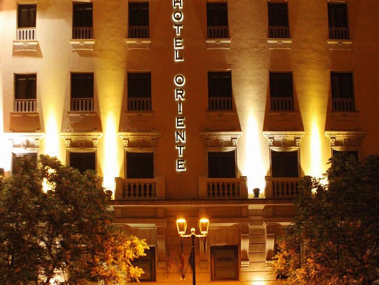 Hotel Oriente Zaragoza Kültér fotó