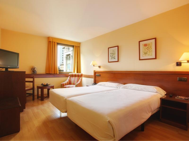 Hotel Oriente Zaragoza Kültér fotó